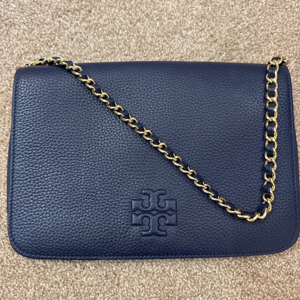RARE Tory Burch Thea Flat Wallet Crossbody with Gold Strap - Navy